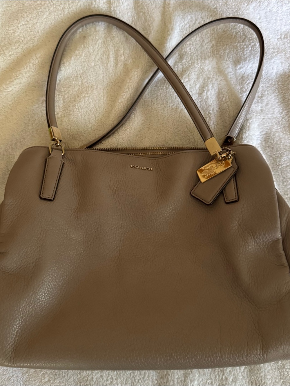 Coach Madison Cafe Pebbled Leather Shoulder Bag. Light Gray with Gold Hardware